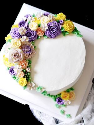 紫色花环蛋糕