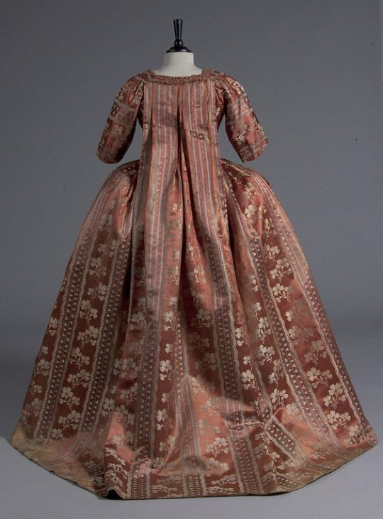 backviewrobeàlafran04aisec1770cinnamonsilksatinbrocadewith