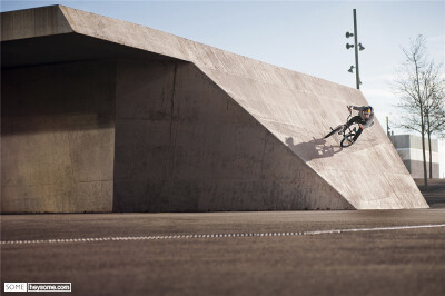 极限 极盗者 极客 骑行 BMX