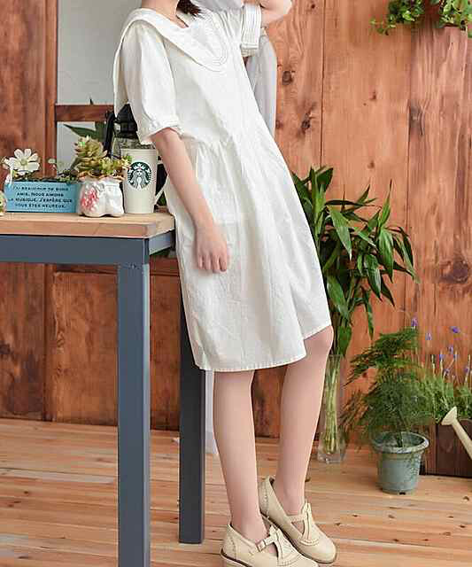 白色棉连衣裙海军领