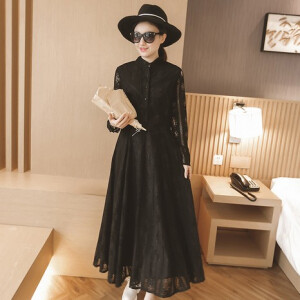 简洁圆领设计，直筒袖口完美修饰手臂线条，修身贴合S曲线，优雅气质彰显独立的美