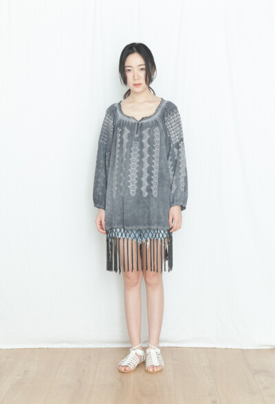 匡舟本色 嬉皮民族风 音乐节尼泊尔刺绣流苏水洗做旧 长袖T恤 女