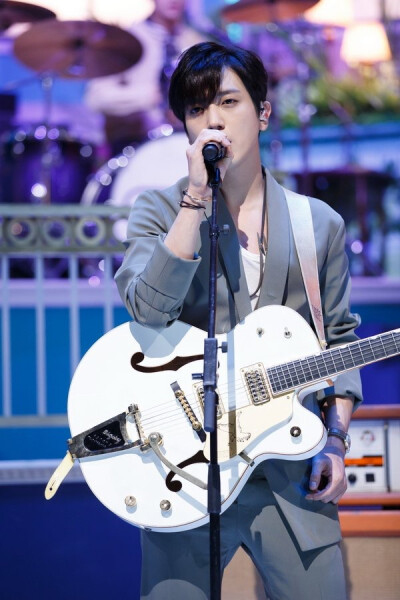 郑容和 CNBLUE