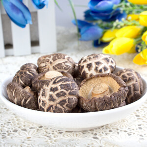 原产地采购，纯手工挑选，采用优质特级花茹，裂纹明显