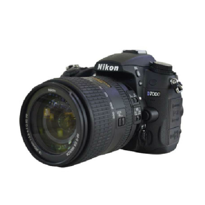 一款全新的尼康DX系列中级机型，D7000配备全新CMOS图像传感器和EXPEED2图像处理器，可拍摄优质高清晰图像，让拍摄从此简单。