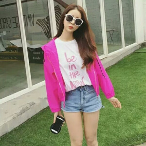 y连帽防晒衣潮  45
QQ:2064206063