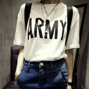 大字母t  35
码数:M～XXL
QQ:2064206063