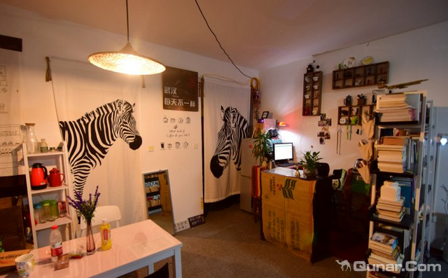 去呼呼，找有意思的房间-武汉爱上江城青年旅舍大套房-相逢后同岁月白头 青春依旧 