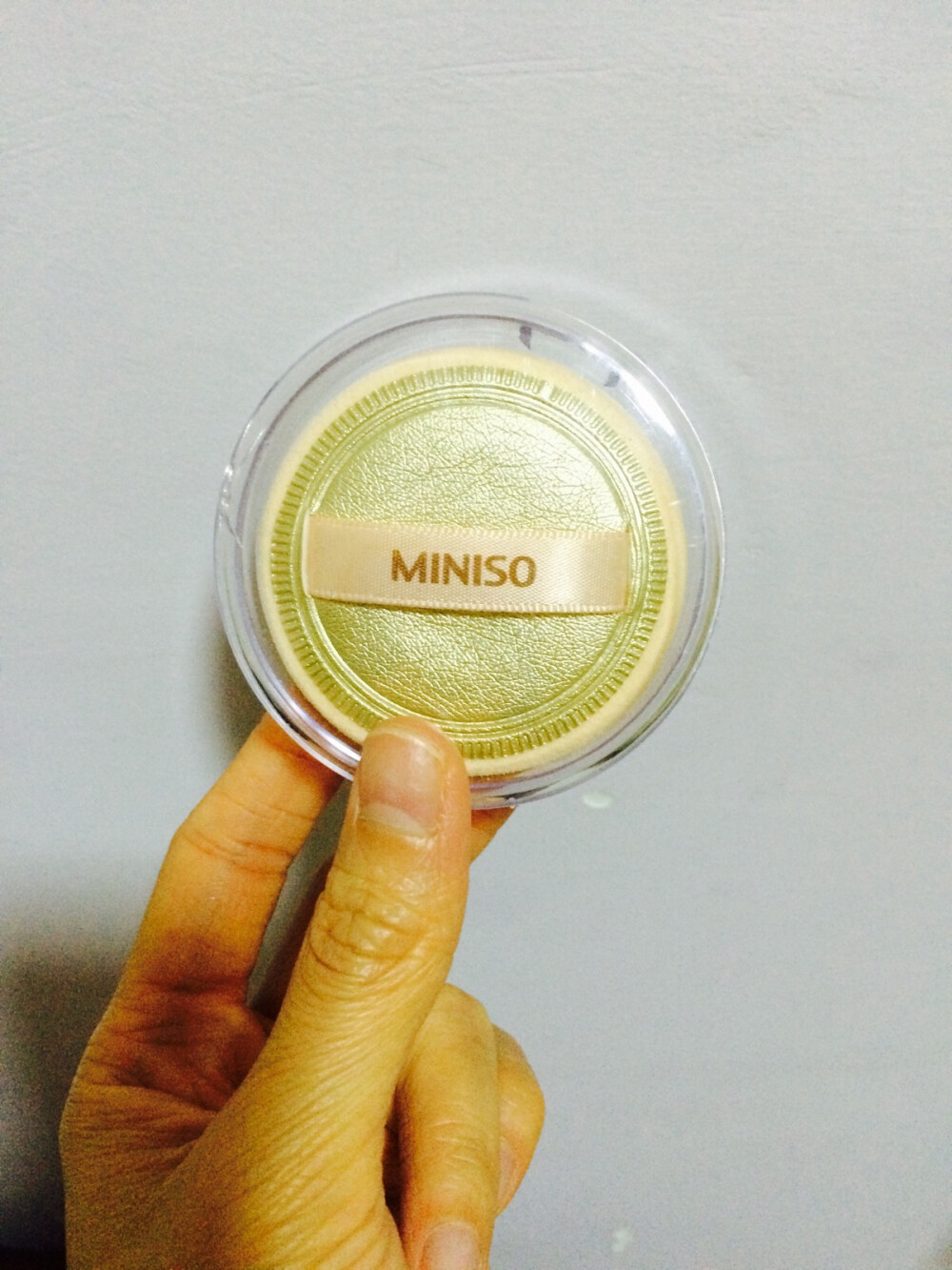 MINISO名创优品的粉扑 10R两个原本是想用来拍爽身粉的，好硬不好用