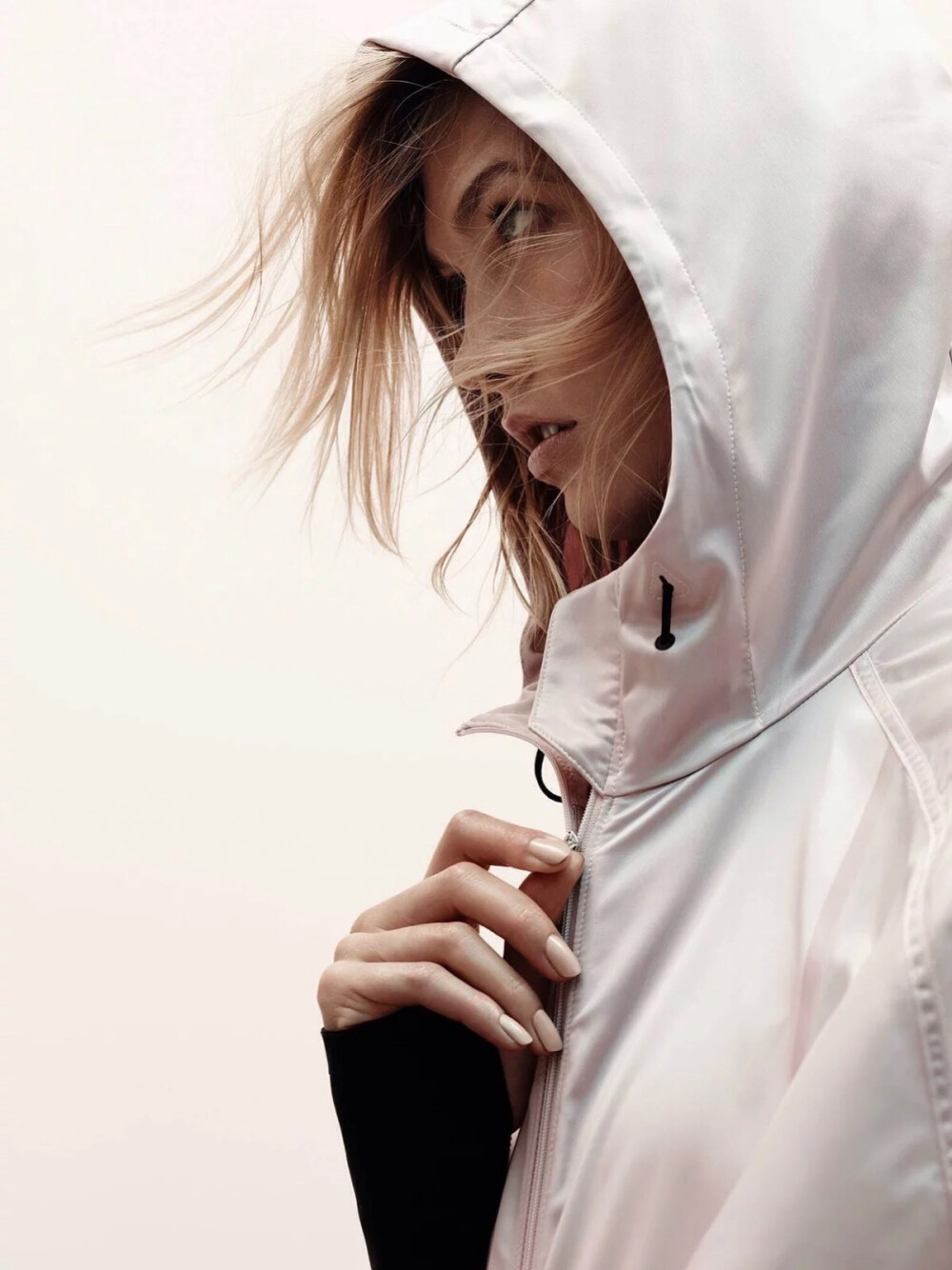 美国超模Karlie Kloss 2014年为Nike代言秋冬全线系列广告。