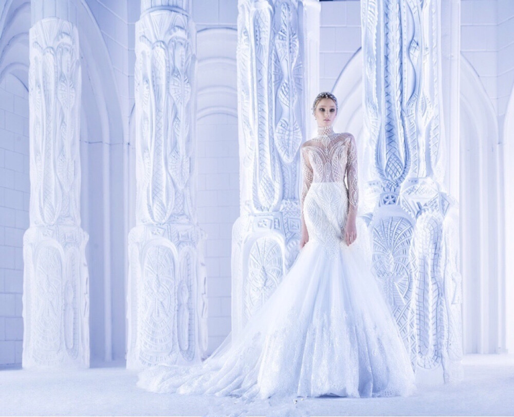 来自迪拜的Drama派高订婚纱。让你跟女王一样闪耀