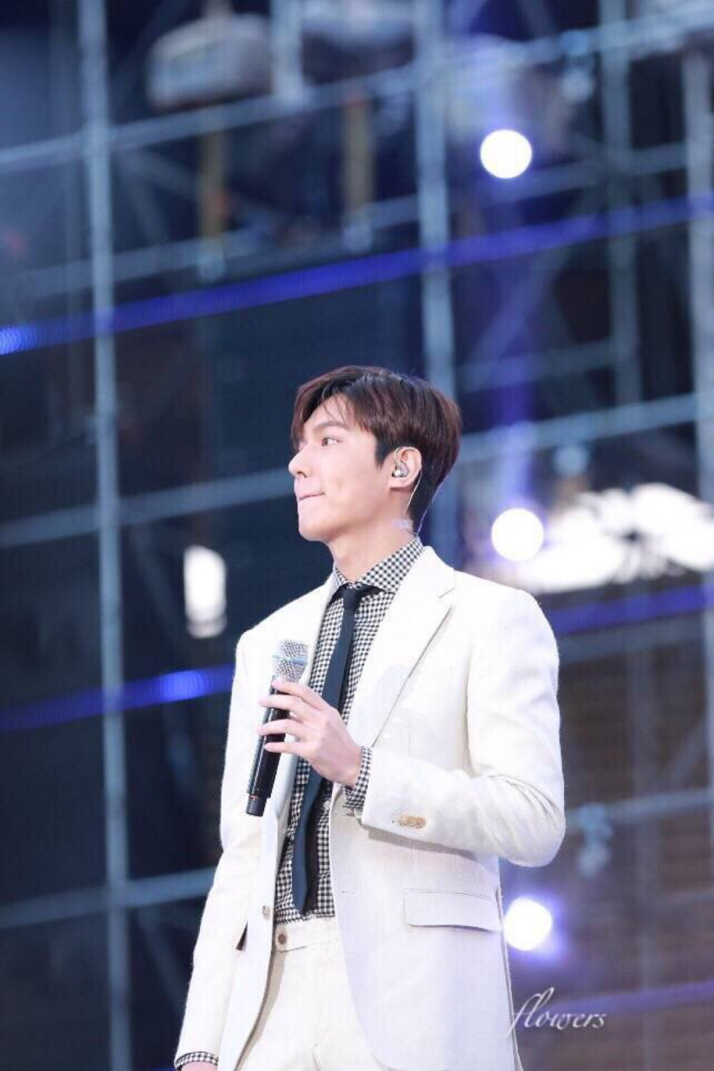 李敏镐 20160415~出席在首尔蚕室综合体育场奥林匹克主体育场举行的第