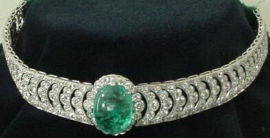 卢森堡先大公妃约瑟芬夏洛特出生的时候'她的祖母给她母亲'比利时王后阿斯特里的礼物