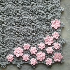 INSPIRATION: "La petite grise suite" A beautiful baby blanket by French crocheter Patty "Crochete"