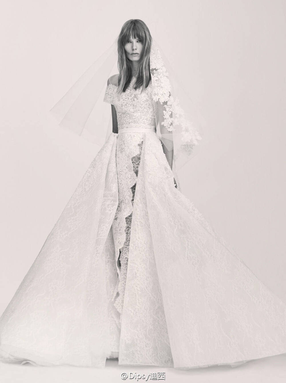 Elie Saab Bridal S/S 2017｜仙牌Elie Saab推出的首个婚纱系列～光是每季仙气腾腾的高定礼服和成衣已经无法满足，如今正式带着整个手工艺工坊涉足婚纱嫁衣界～Lookbook采用素描般效果的单色美学呈现