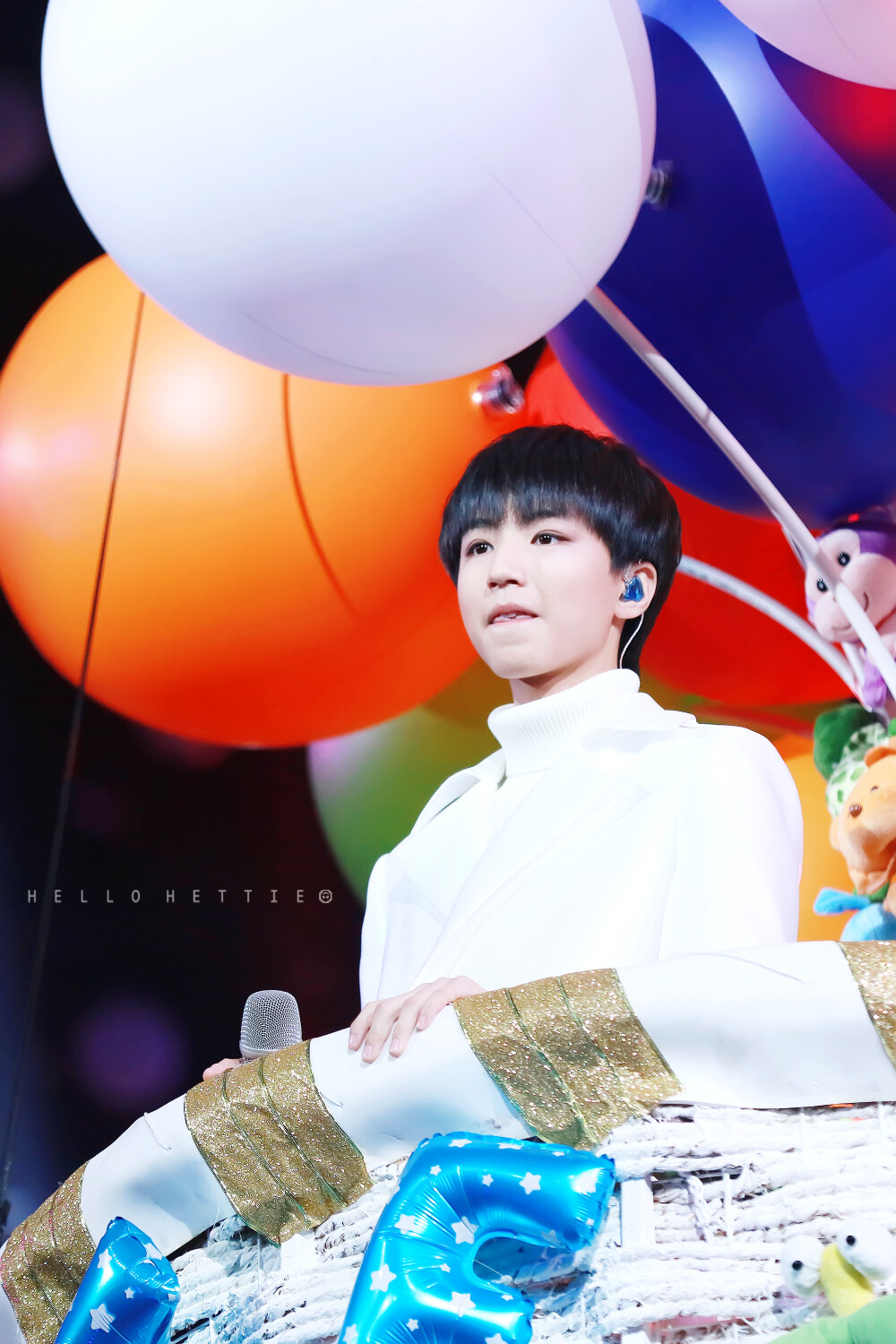 #TFBOYS##TFBOYS王俊凯##王俊凯# 151231 湖南卫视跨年演唱会cr：HelloHettie