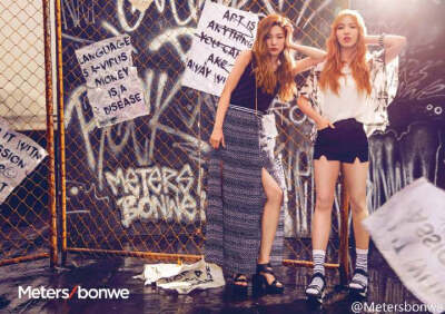 「red velvet」 Red Velvet是韩国SM娱乐有限公司于2014年8月推出的女子演唱组合，起初由裴珠泫（Irene）、姜涩琪（SeulGi）、孙承欢（Wendy）、朴秀荣（Joy）4人组成。 2015年3月11日，Red Velvet的经纪公司宣布增添…