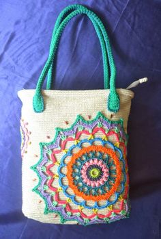 Sidney Craft: Bag Mandala - no pattern but great idea! The handles are crocheted around rope.