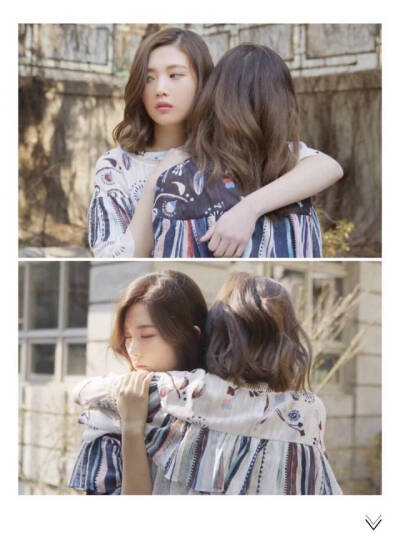 「red velvet」 Red Velvet是韩国SM娱乐有限公司于2014年8月推出的女子演唱组合，起初由裴珠泫（Irene）、姜涩琪（SeulGi）、孙承欢（Wendy）、朴秀荣（Joy）4人组成。 2015年3月11日，Red Velvet的经纪公司宣布增添…