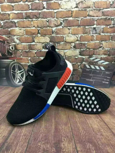 阿迪达斯NMD