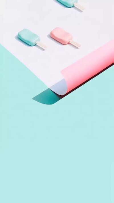 微卷的纸张～让我想起了毕业季的夏天～吃不完的冰激凌和男神的你～壁纸