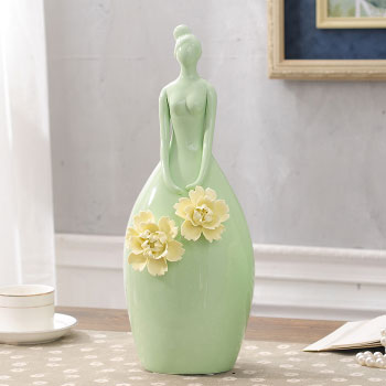 简约现代的款式，纯洁的白色，独特的褶皱创意衬托花的美丽！