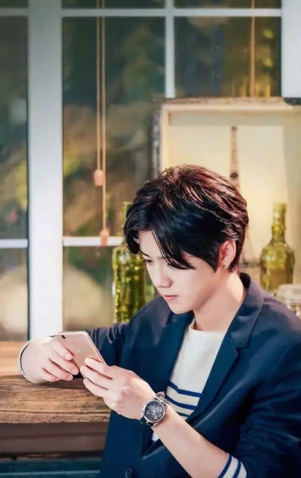 鹿晗壁纸桌面锁屏壁纸聊天背景