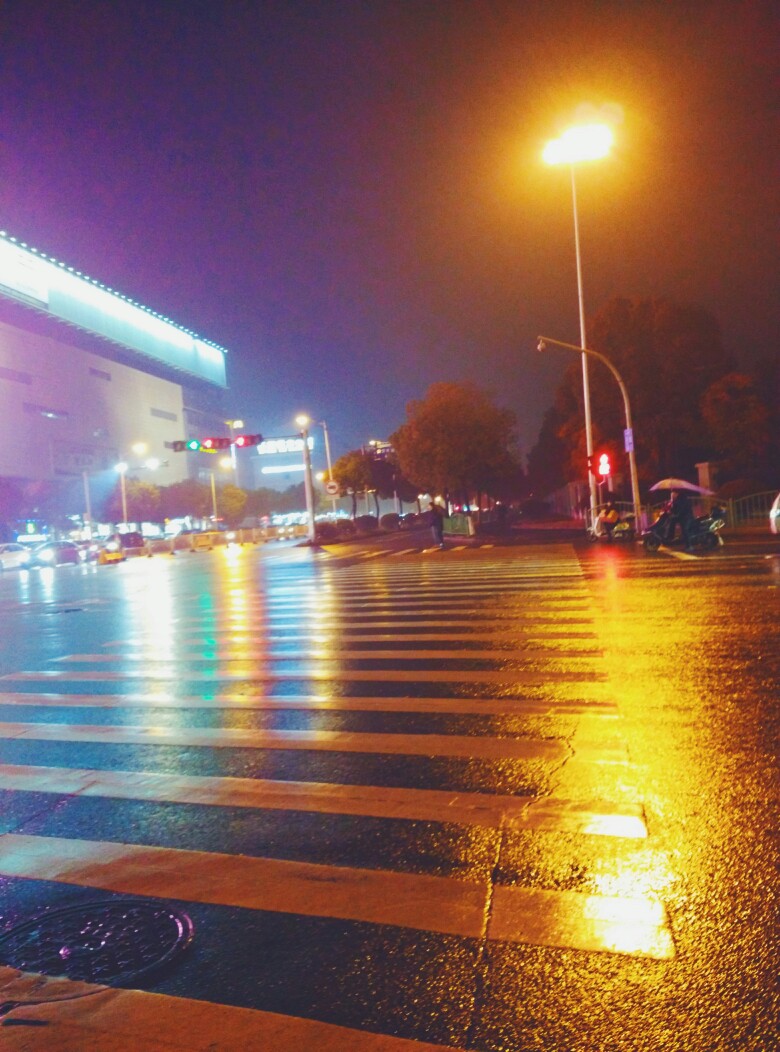 别样 雨夜