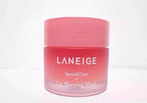 【LANEIGE/兰芝】这款唇膜是他家明星产品，晚上睡前涂好，第二天起来嘴唇嘟嘟的，润润的，我嘴会起皮，很干，用了几次就感觉改善很多！推荐指数❤️❤️❤️❤️❤️