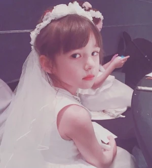 萝莉　欧美　美少女 欧美，萝莉，少女，美图- 堆糖