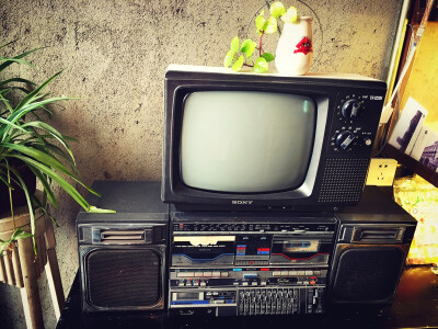 街头老电视机