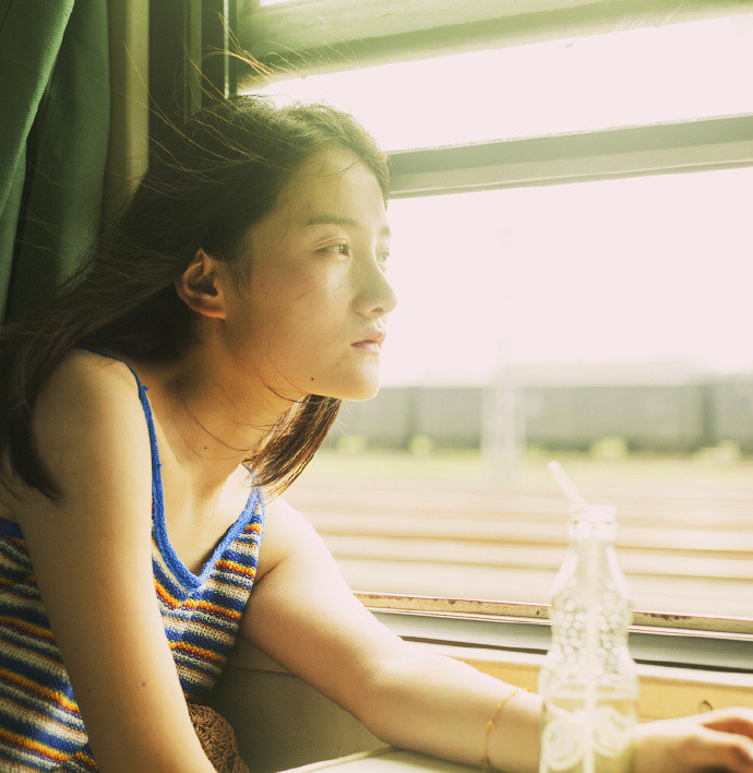 我是未曾长足的鸟类
你是我至死都想得到的熙日
【玛丽珍 欧美个性文艺清新日系复古女头】
