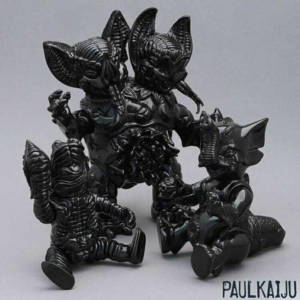 Paul kaiju all black