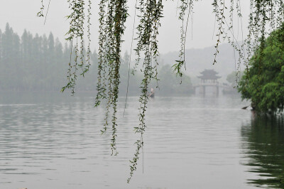 烟雨西湖