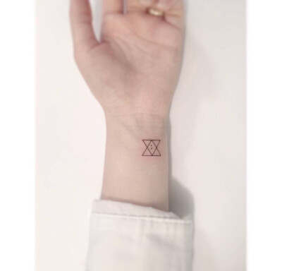 Tiny Tattoos。小清新紋身