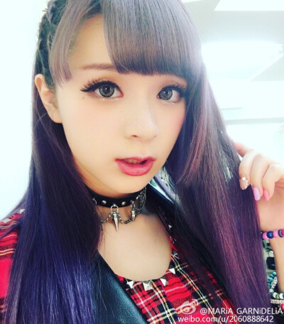 MARiA_GARNiDELiA