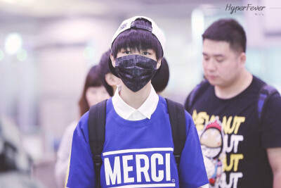 #TFBOYS王俊凯# #王俊凯##TFBOYS#150522 韩国仁川机场-重庆江北机场cr：HYPERFEVER