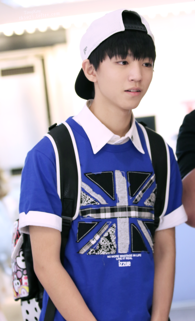 #TFBOYS王俊凯# #王俊凯##TFBOYS#150720 重庆江北机场-台北桃园机场cr：桐TongKay