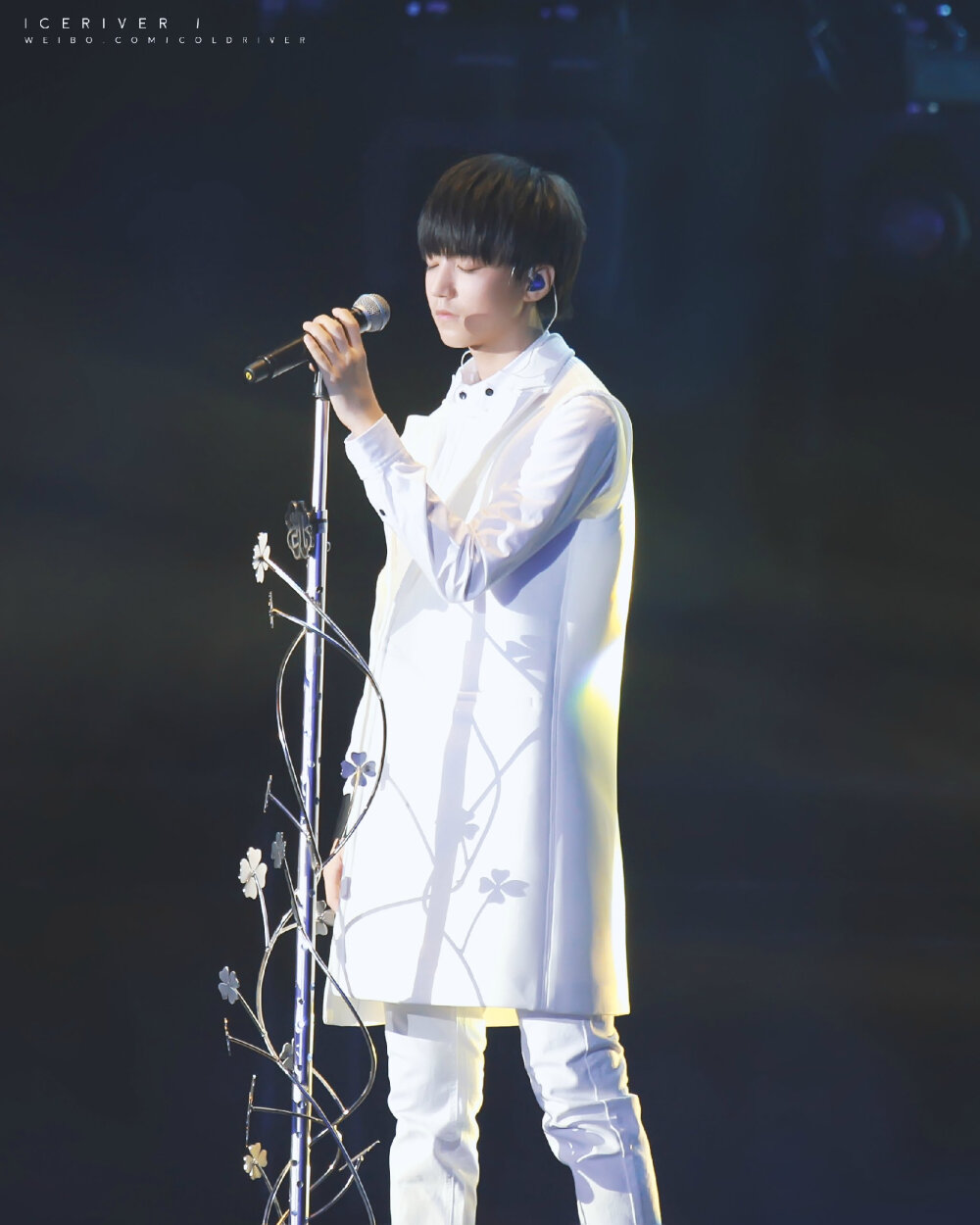 #王俊凯# #TFBOYS王俊凯# #TFBOYS# 150815 两周年粉丝见面会cr：_江寒IceRIver