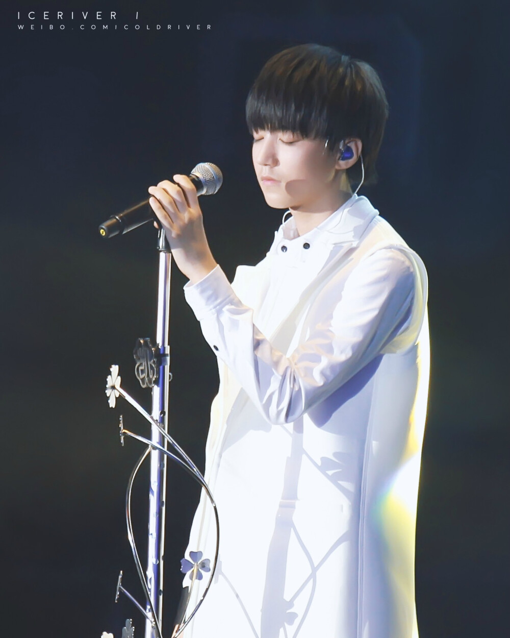 #王俊凯# #TFBOYS王俊凯# #TFBOYS# 150815 两周年粉丝见面会cr：_江寒IceRIver