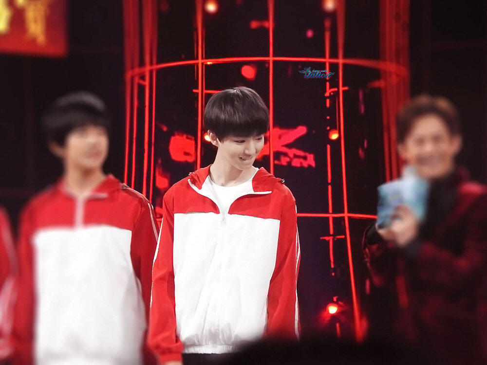 #TFBOYS##TFBOYS王俊凯##王俊凯# 151231 湖南卫视跨年演唱会cr：Dream921_王俊凯个站