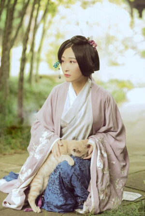 #临溪摄影明制汉服拍摄# 
路漫遥，梦启窗，落日笛声里，
此去经年，待如初见。
淡慵倦，翰墨阑珊，灯影绕指柔
出镜：@青袖如故o小饺子