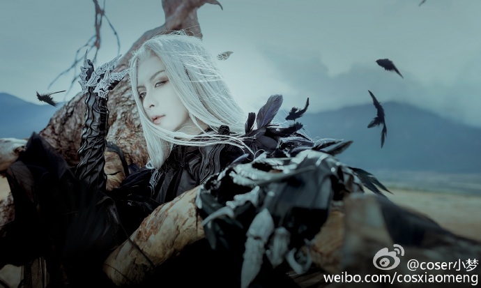  出镜：@coser 小梦 摄影：@花蜀黍  / 服装：@孔雀天使城