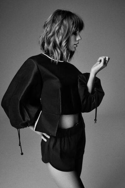 『T.S.』泰勒 斯威夫特
