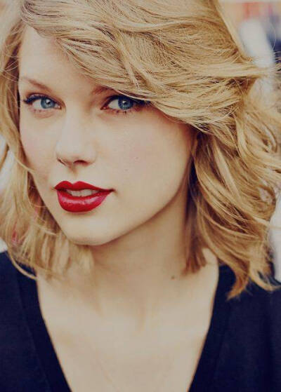 『T.S.』泰勒 斯威夫特
