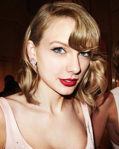 『T.S.』泰勒 斯威夫特
