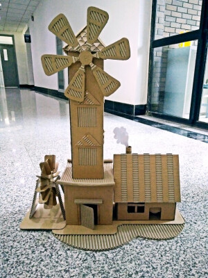 纸风车纸盒雕塑