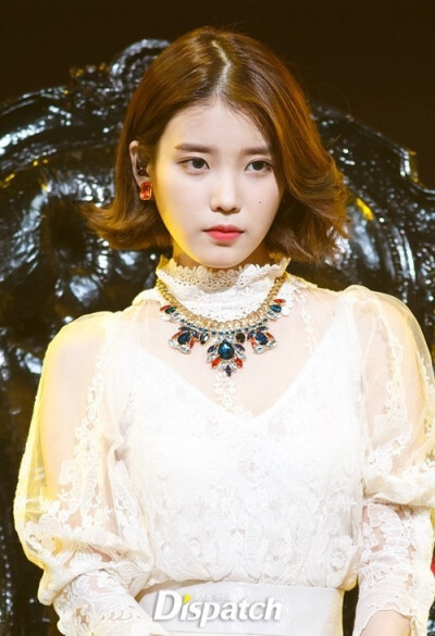 IU 아이유 李知恩 이지은 国民妹妹