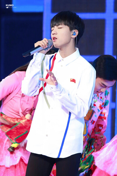 喜欢你唱歌时投入的样子【王俊凯】