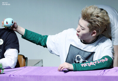 和杰尼龟玩嗨了的鸡鸭扣